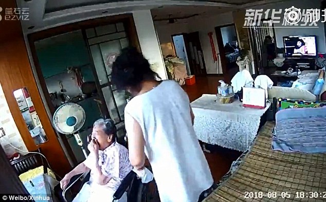 Cruel caregiver brutally assaults an 86-year-old woman