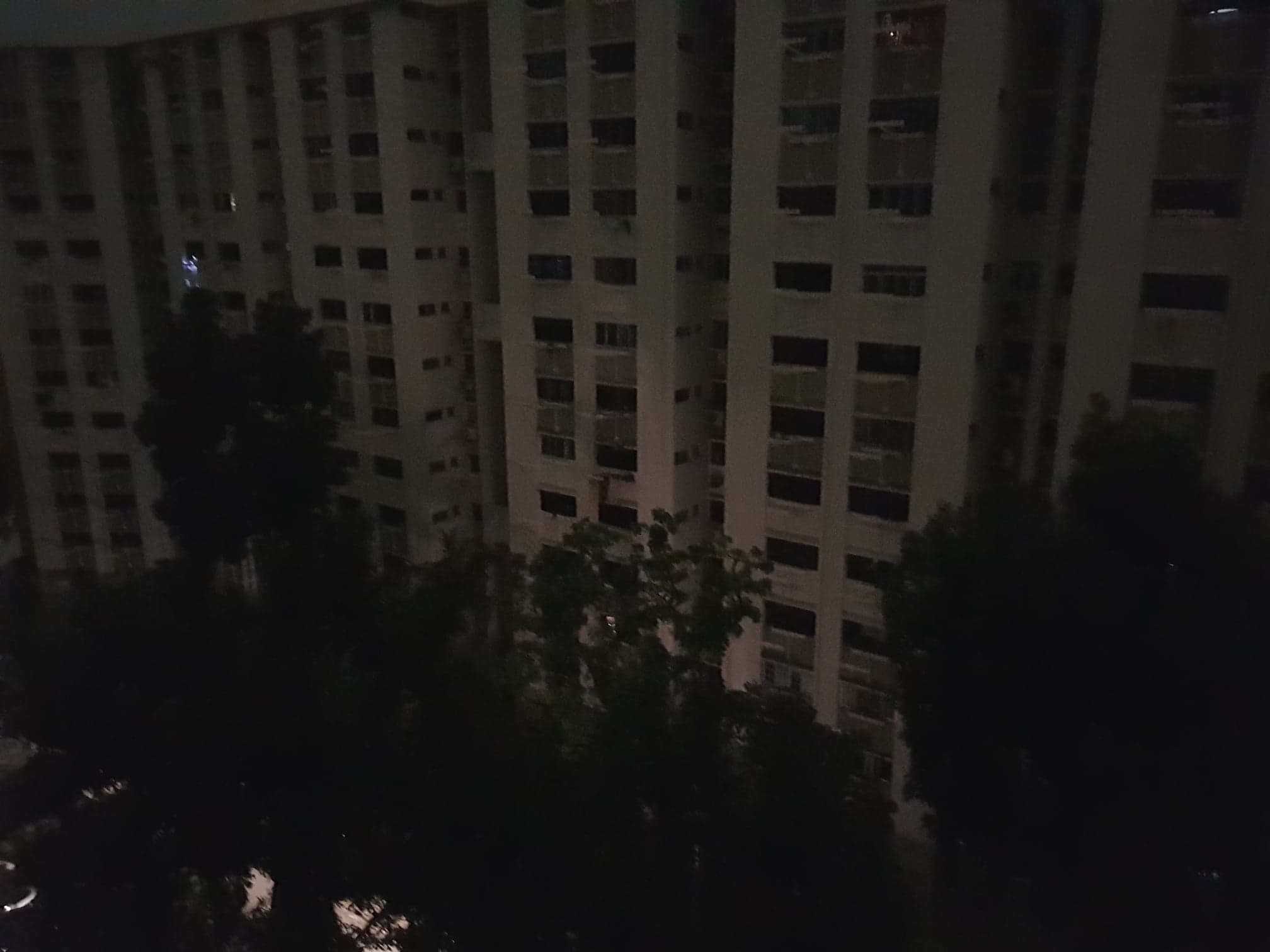 Some Singaporean devastated by a 2,280 seconds of power outage on Tuesday (Sept 18) morning!