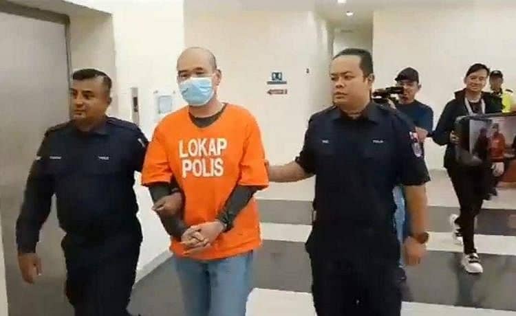 Singaporean man fined $1,552 for smashing Malaysian car with tongkat