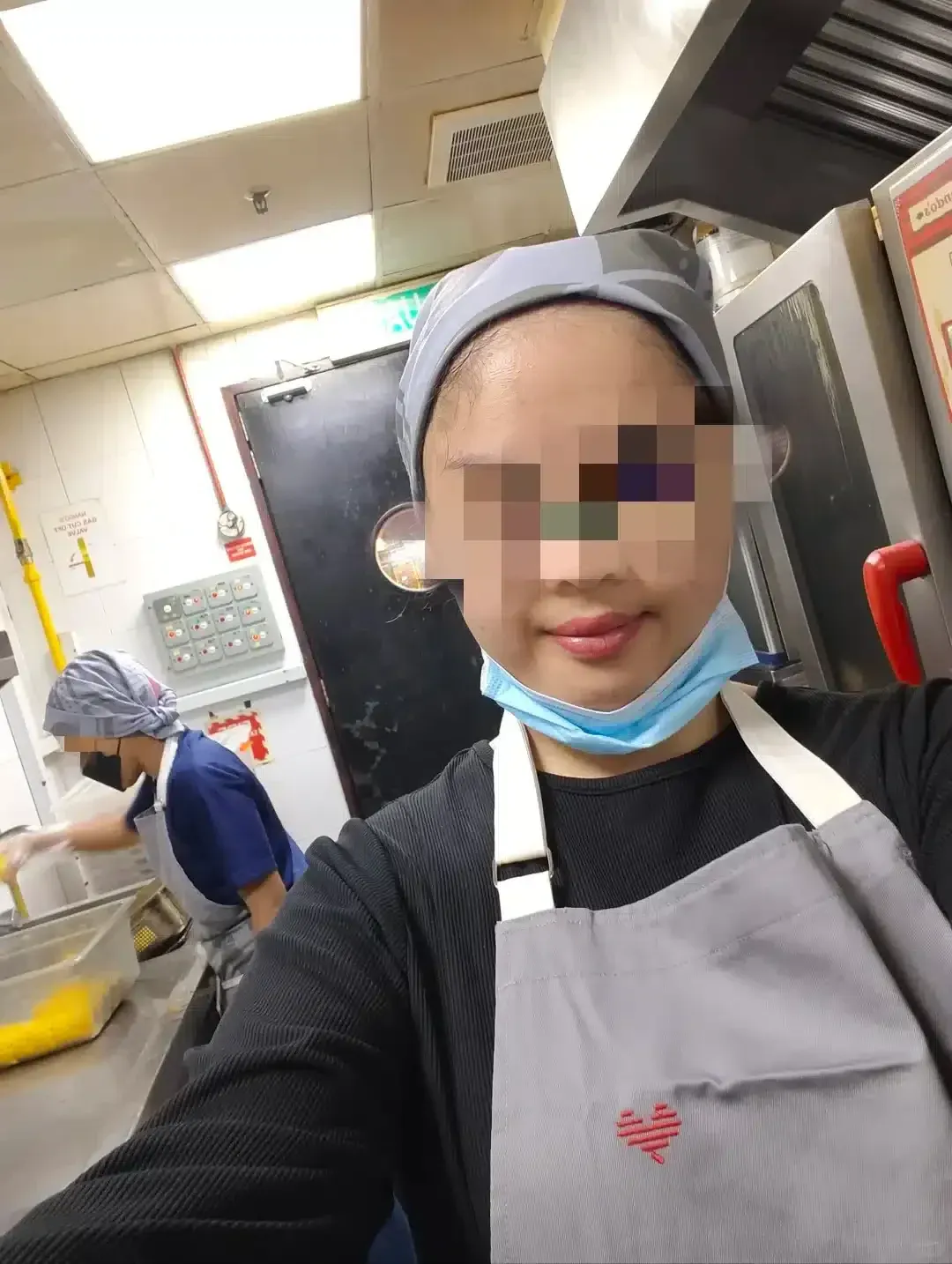Alice Chang, M'sia woman who kissed dough, fired from Nando's on first day of work