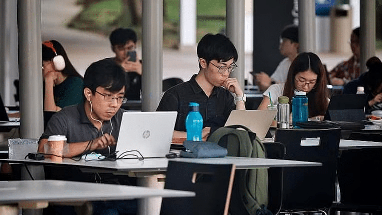 Young Singaporeans Prioritize Financial Stability Over Moving Out