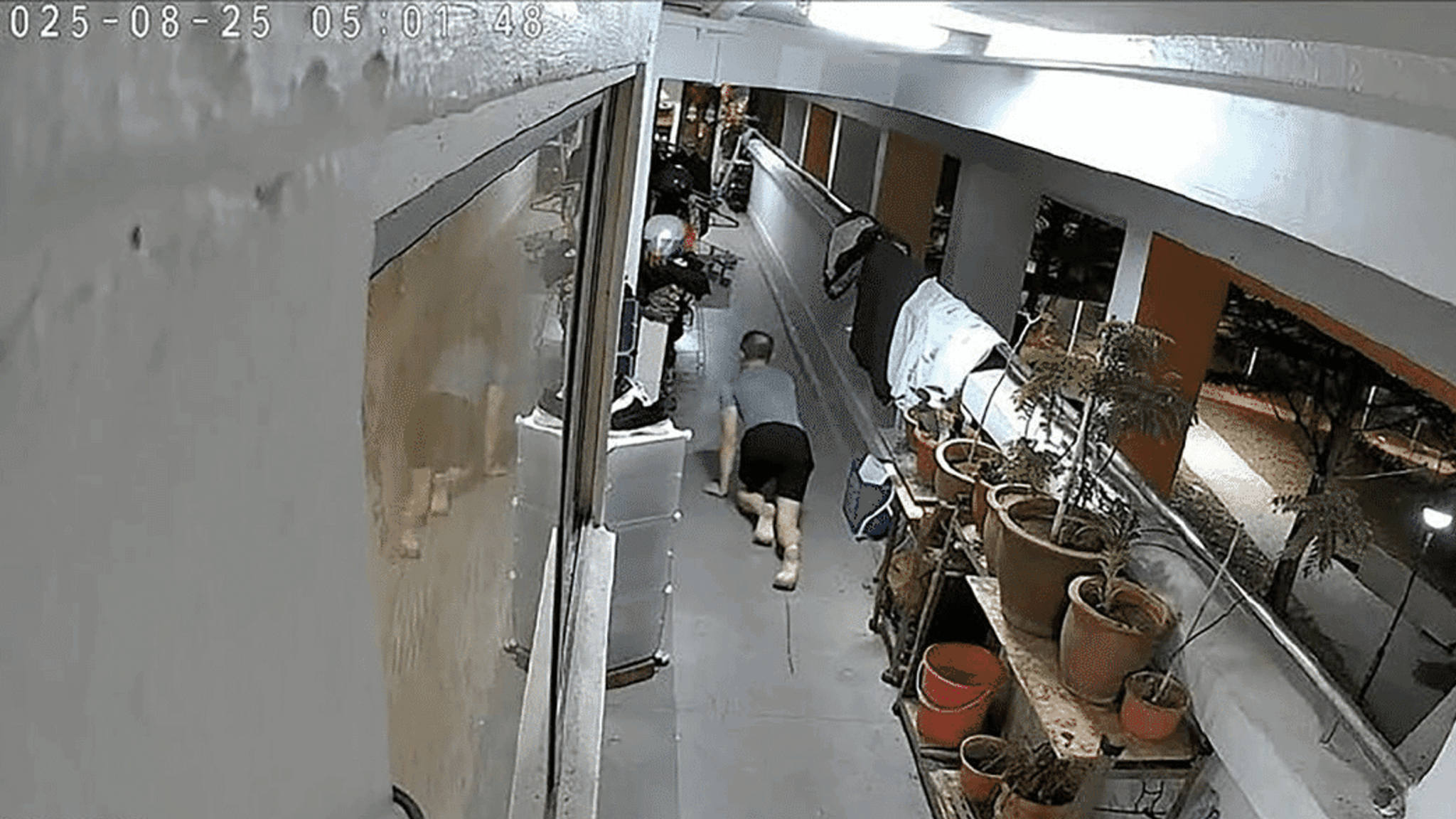 “Crawling thief” strikes again just two weeks after release, caught stealing shoes and jacket from HDB corridors