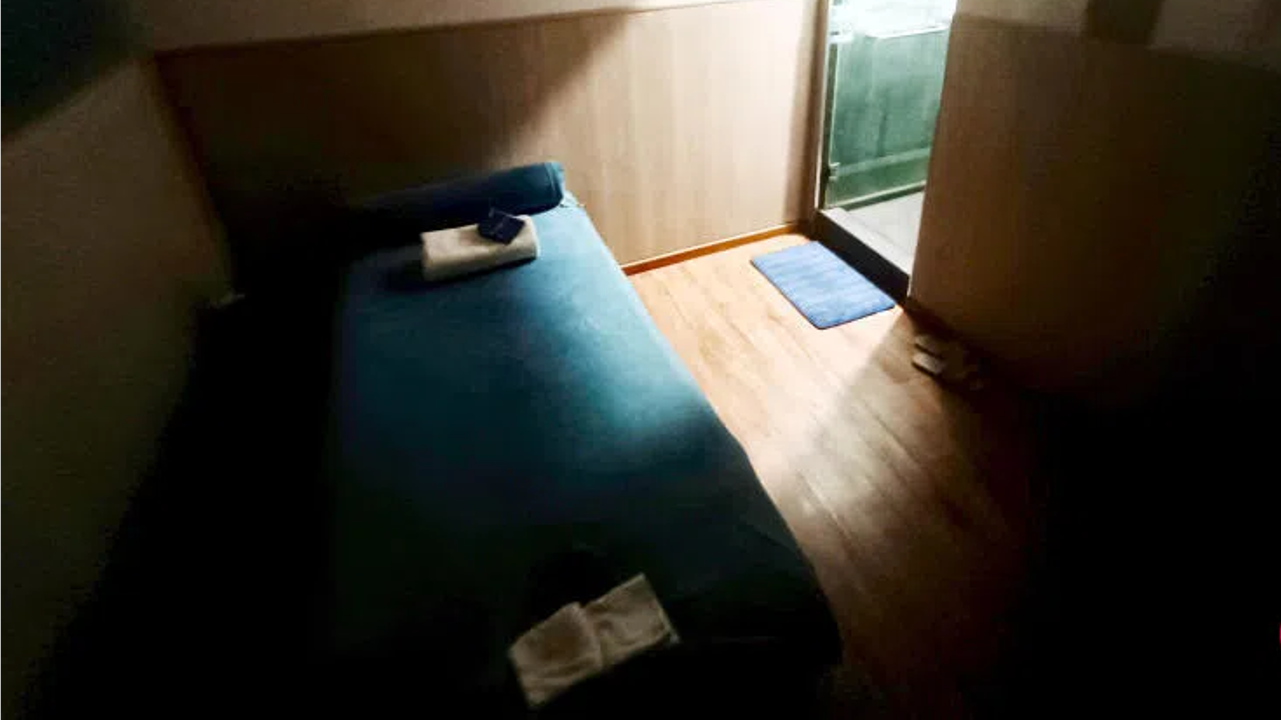 Wife suspects husband hooked up with masseuse, sends friend undercover to check if parlour is offering “extra services”